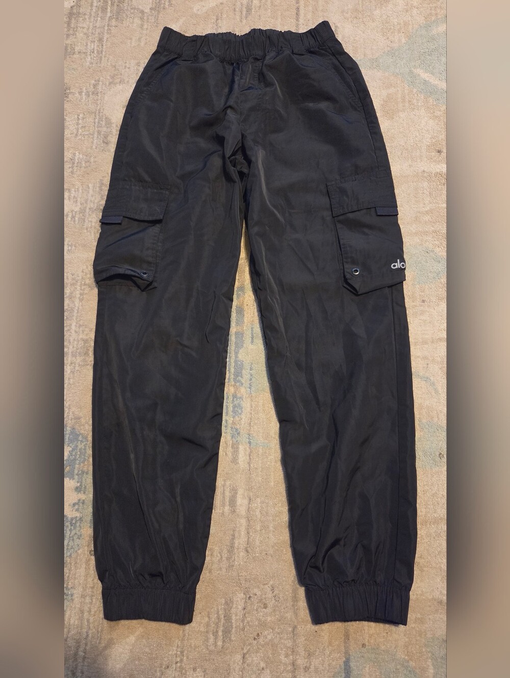 Alo Yoga It Girl Pants. Black. Size XS. EUC